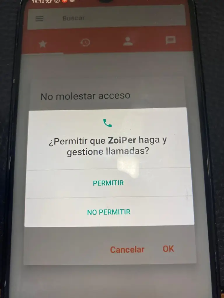 Autoriza el permiso de Android para que Zoiper haga y gestione llamadas.